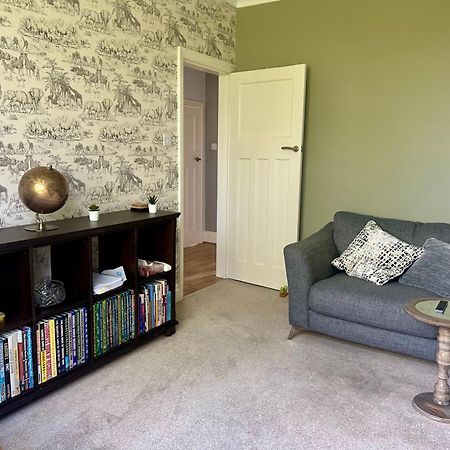 Lovely, Large Double Bedroom With Park View In Home Hazel Grove Eksteriør bilde