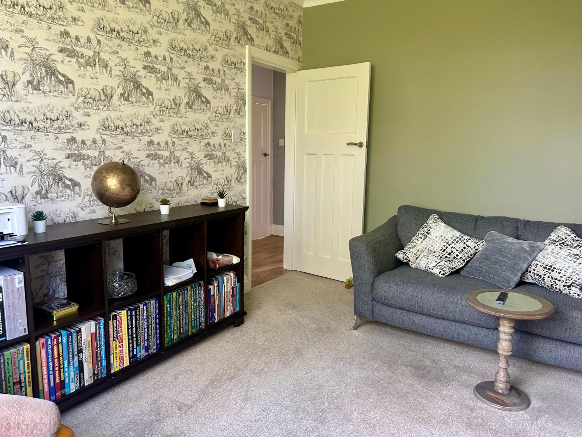 Lovely, Large Double Bedroom With Park View In Home Hazel Grove Eksteriør bilde