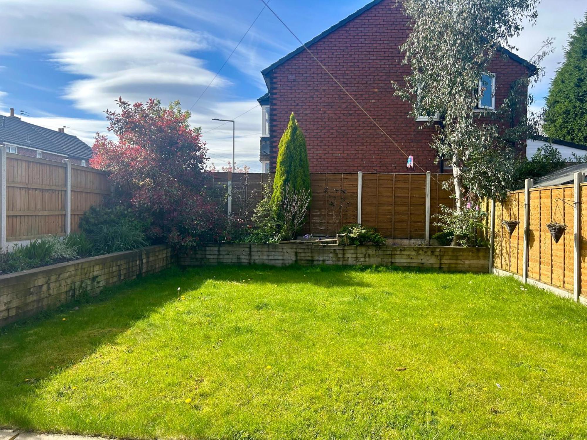 Lovely, Large Double Bedroom With Park View In Home Hazel Grove Eksteriør bilde